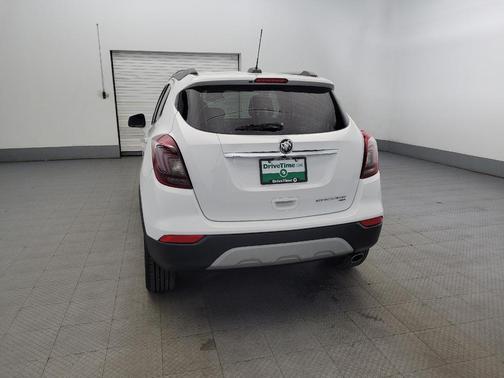 Summit White 2022 Buick Encore Preferred