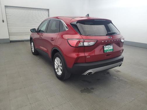 Red 2020 Ford Escape SE