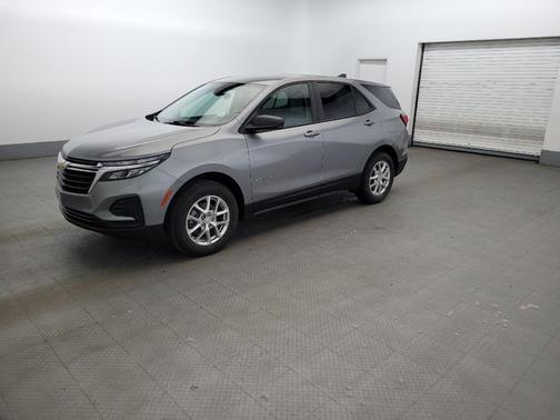 Sterling Gray Metallic 2024 Chevrolet Equinox LS
