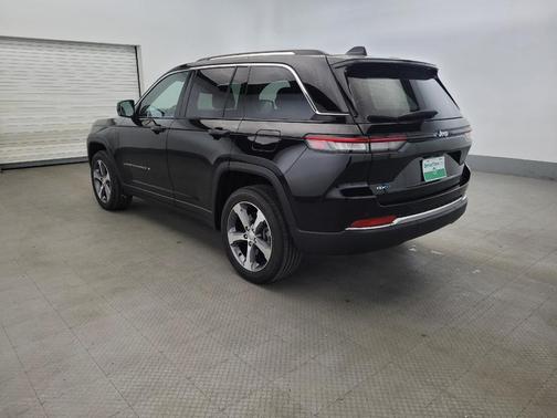 Diamond Black Crystal Pearlcoat 2023 Jeep Grand Cherokee 4xe Base
