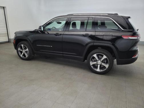 Diamond Black Crystal Pearlcoat 2023 Jeep Grand Cherokee 4xe Base