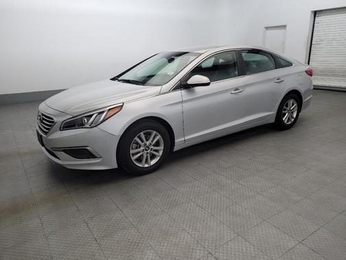 2017 Hyundai SONATA SE