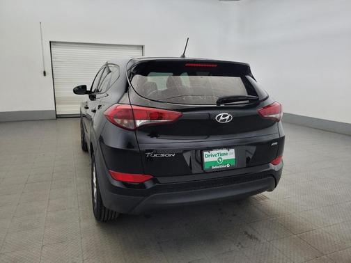 Black Noir Pearl 2018 Hyundai TUCSON SE