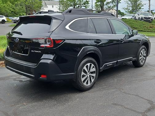 Crystal Black Silica 2025 Subaru Outback Premium