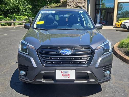 Magnetite Gray Metallic 2023 Subaru Forester Premium