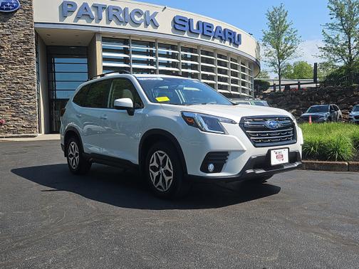 Crystal White Pearl 2023 Subaru Forester Premium