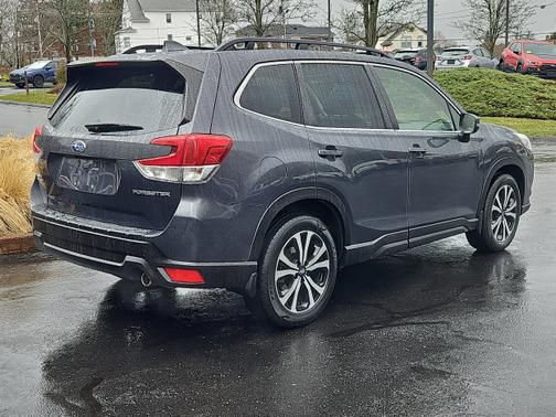 Magnetite Gray Metallic 2023 Subaru Forester Limited