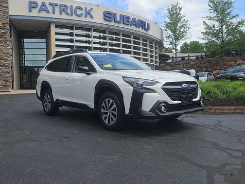Crystal White Pearl 2025 Subaru Outback Premium