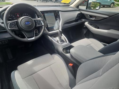 Crystal White Pearl 2025 Subaru Outback Premium