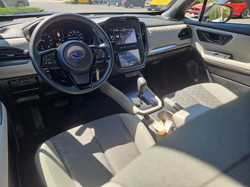 Crystal White Pearl 2025 Subaru Forester