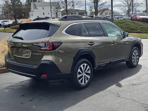 Autumn Green Metallic 2025 Subaru Outback Premium