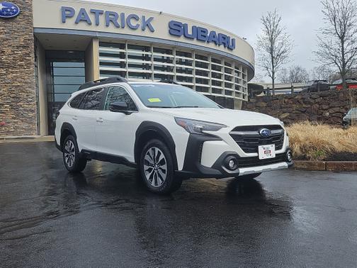 Crystal White Pearl 2023 Subaru Outback Limited XT