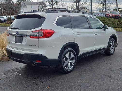 Crystal White Pearl 2025 Subaru Ascent Premium