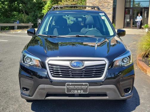 Photo 2 of 32 of 2019 Subaru Forester Premium