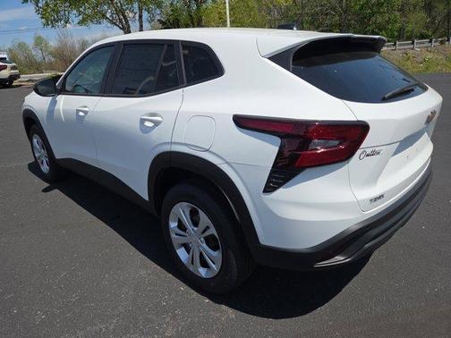 Summit White 2026 Chevrolet Trax LS