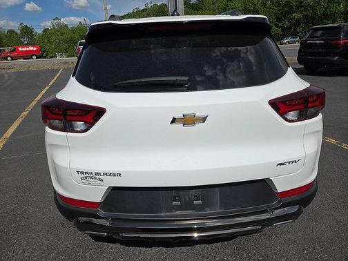 Summit White 2023 Chevrolet Trailblazer ACTIV