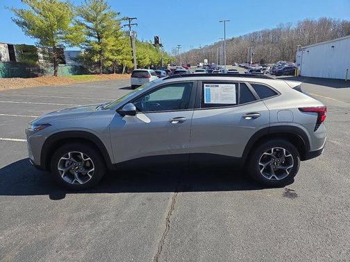 Sterling Gray Metallic 2024 Chevrolet Trax LT