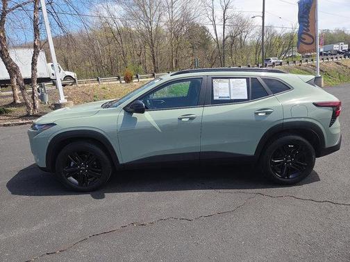 Green 2025 Chevrolet Trax ACTIV