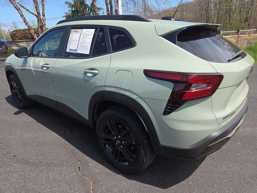 Green 2025 Chevrolet Trax ACTIV