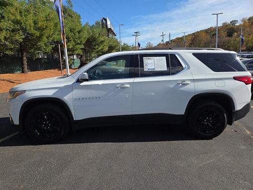 2021 Chevrolet Traverse LT Cloth