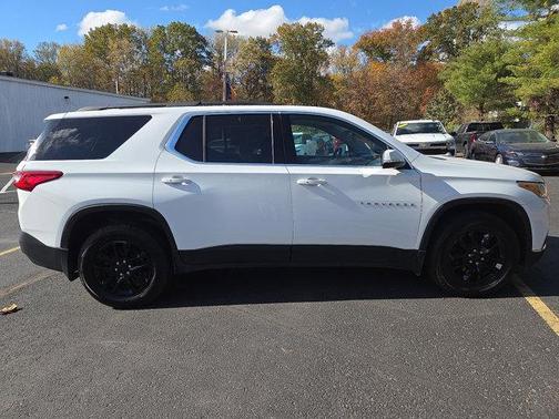 2021 Chevrolet Traverse LT Cloth