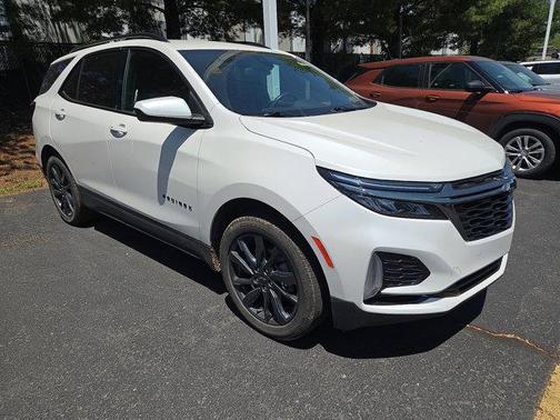 Iridescent Pearl Tricoat 2022 Chevrolet Equinox RS