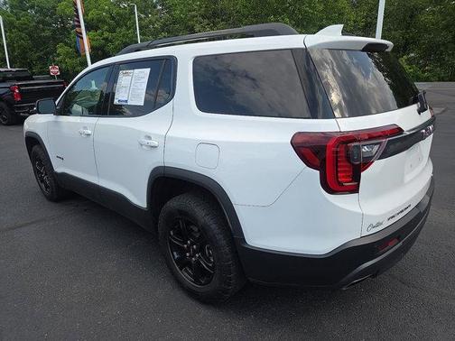 2022 GMC Acadia AT4