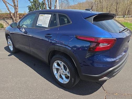 Blue Glow Metallic 2024 Chevrolet Trax LS