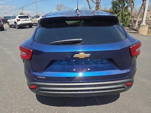 Blue Glow Metallic 2024 Chevrolet Trax LS