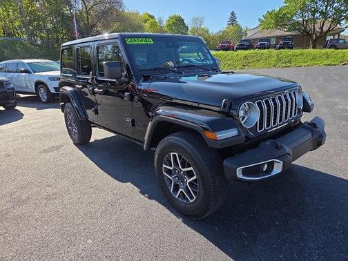 Black Clearcoat 2025 Jeep Wrangler Sahara