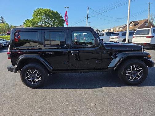 Black Clearcoat 2025 Jeep Wrangler Sahara