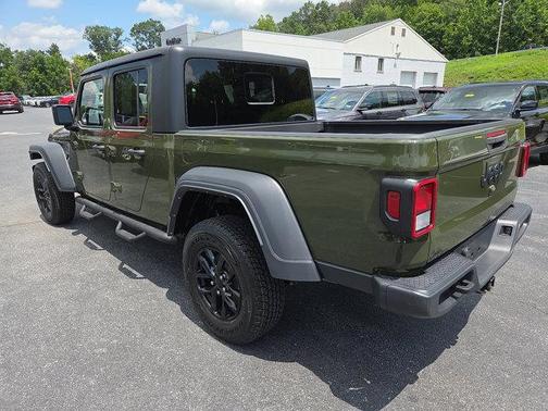 2022 Jeep Gladiator Sport