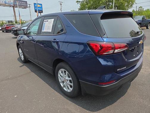 2022 Chevrolet Equinox LS