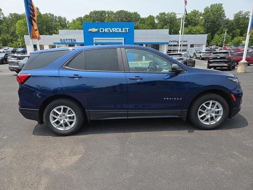 2022 Chevrolet Equinox LS