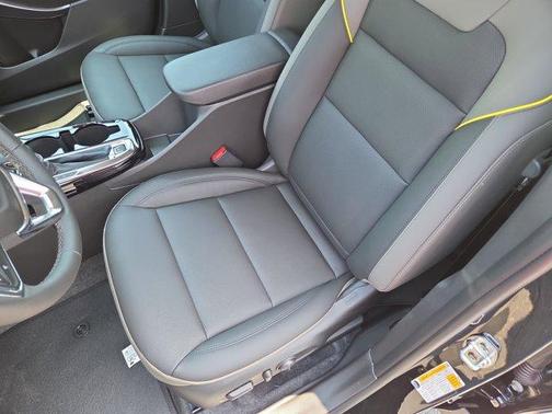 Mosaic Black Metallic 2026 Chevrolet Trax ACTIV