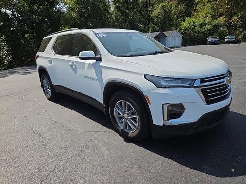 2022 Chevrolet Traverse LT Cloth
