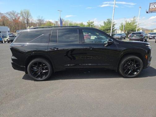 Mosaic Black Metallic 2025 Chevrolet Traverse RS