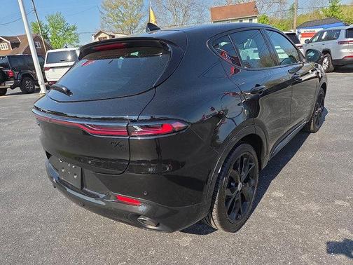 8 BALL 2024 Dodge Hornet R/T