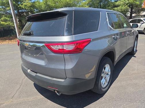 Satin Steel Metallic 2021 Chevrolet Traverse LS