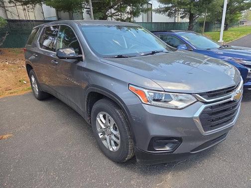 Satin Steel Metallic 2021 Chevrolet Traverse LS