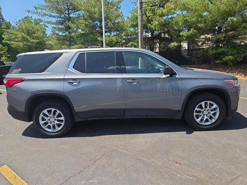 Satin Steel Metallic 2021 Chevrolet Traverse LS