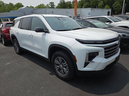 2024 Chevrolet Traverse LT