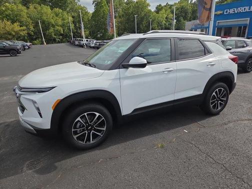Summit White 2026 Chevrolet Trailblazer LT