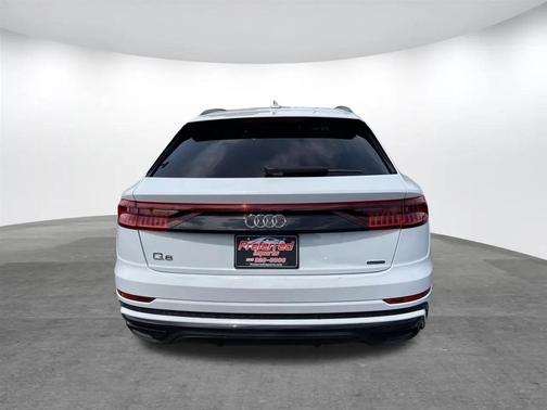 Glacier White Metallic 2021 Audi Q8 55 Premium Plus