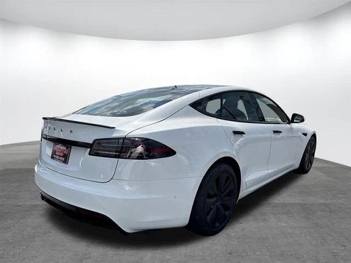 2022 Tesla Model S Base