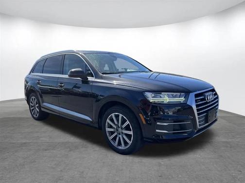 Black 2018 Audi Q7 3.0T Premium Plus