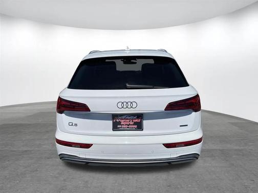 Ibis White 2021 Audi Q5 45 Premium Plus