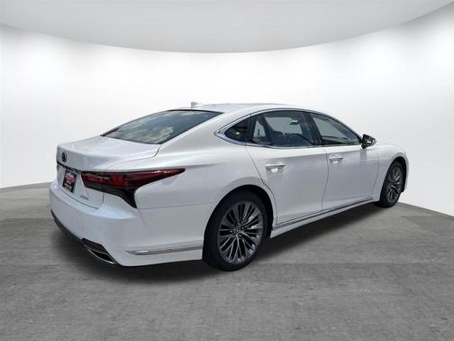 Eminent White Pearl 2022 Lexus LS 500 Base
