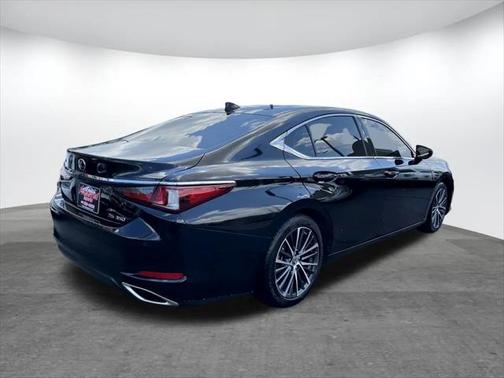 2023 Lexus ES 350 Base