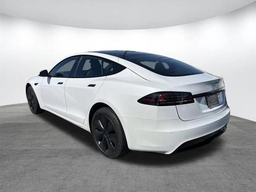 2022 Tesla Model S Base